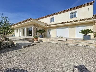 Villa - 407 m² - 13 pièces