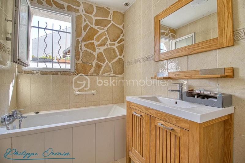 Pavillon - 105 m² - 7 pièces