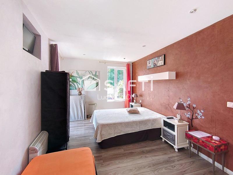 Maison - 389 m² - 14 pièces