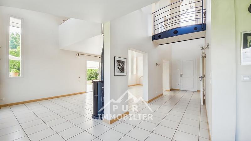 Maison - 206 m² - 6 pièces