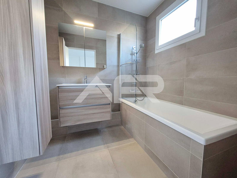 Appartement - 85 m² - 4 pièces