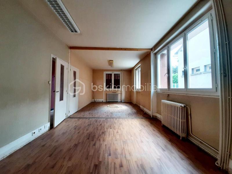 Maison - 230 m² - 11 pièces