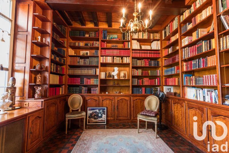 Maison - 586 m² - 11 pièces