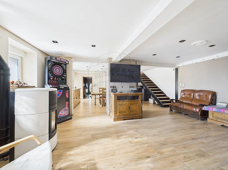 Immeuble - 203 m² - 6 pièces