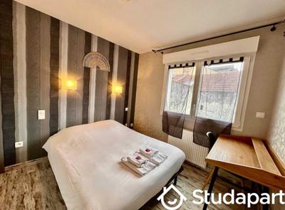 Chambre - 10 m² - 1 pièce