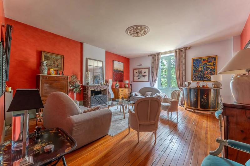 Maison de maîtres - 346 m² - 10 pièces