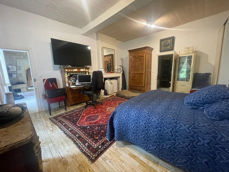 Maison - 365 m² - 12 pièces