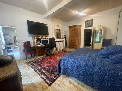 Maison - 365 m² - 12 pièces