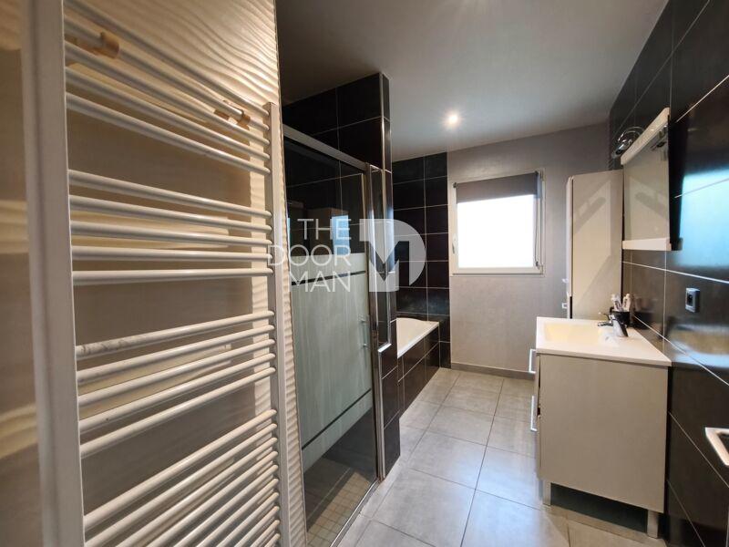 Pavillon - 130 m² - 7 pièces