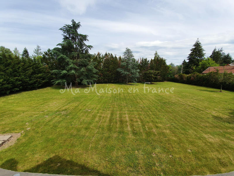 Maison - 300 m² - 11 pièces