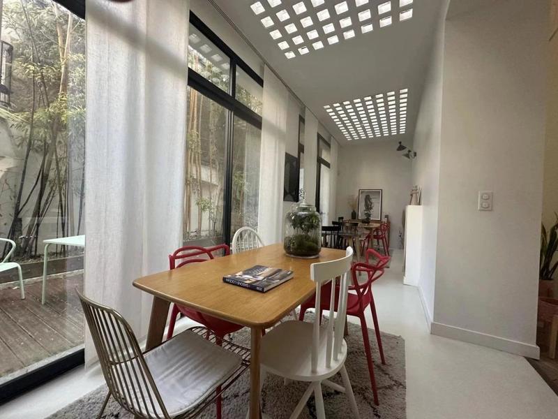 Propriété - 207 m² - 9 pièces