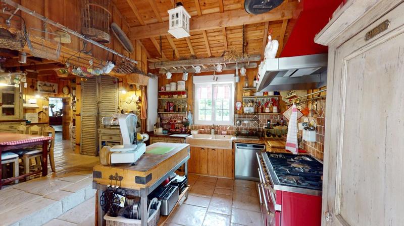 Maison - 230 m² - 8 pièces