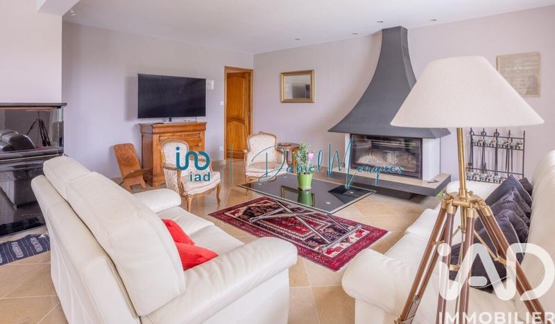 Maison - 225 m² - 8 pièces