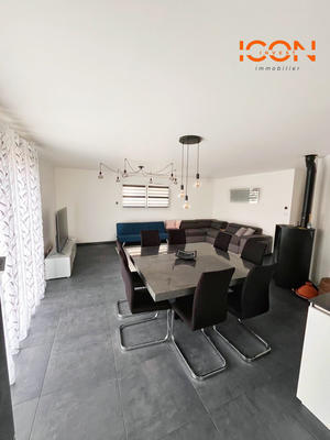 Maison - 98 m² - 5 pièces