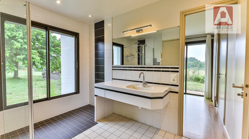 Maison - 166 m² - 5 pièces