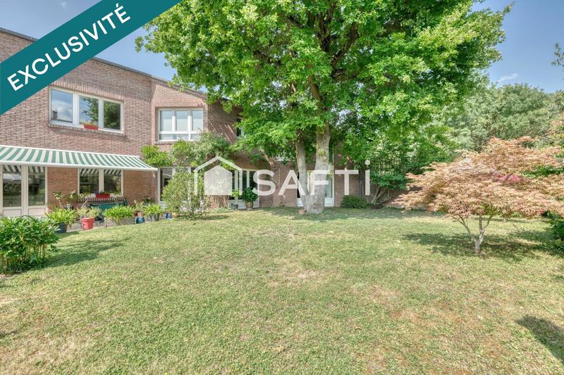 Maison - 204 m² - 7 pièces