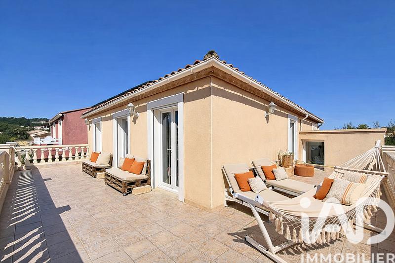 Maison - 194 m² - 7 pièces