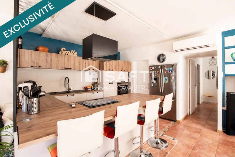 Maison - 210 m² - 10 pièces