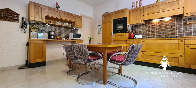 Maison - 299 m² - 14 pièces