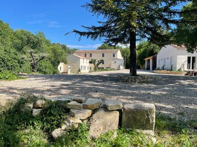 Immeuble - 700 m² - 22 pièces