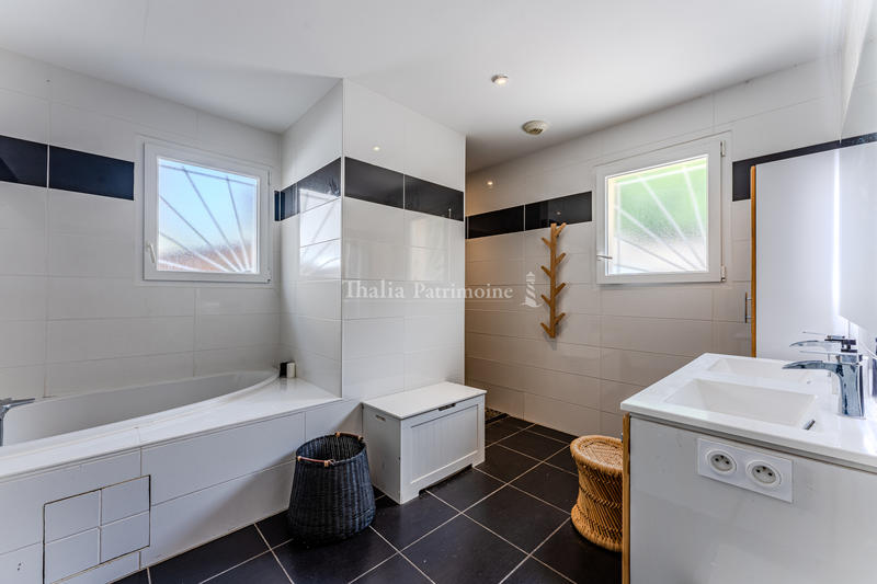 Maison - 135 m² - 6 pièces