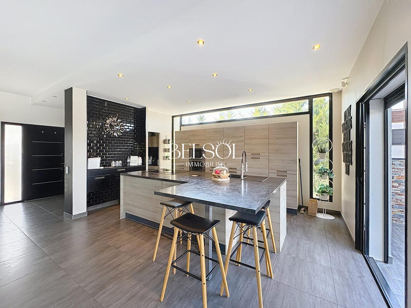 Villa - 211 m² - 4 pièces