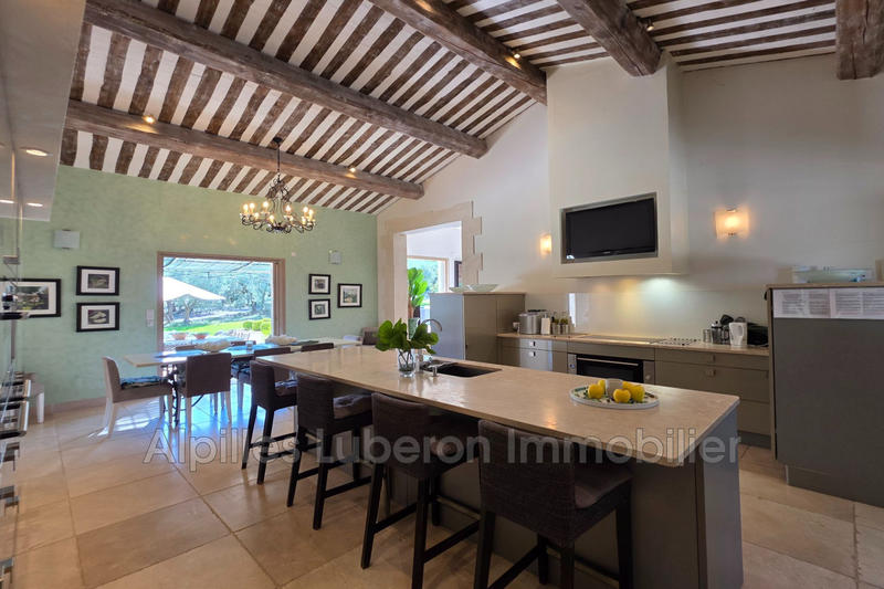 Demeure - 275 m² - 8 pièces