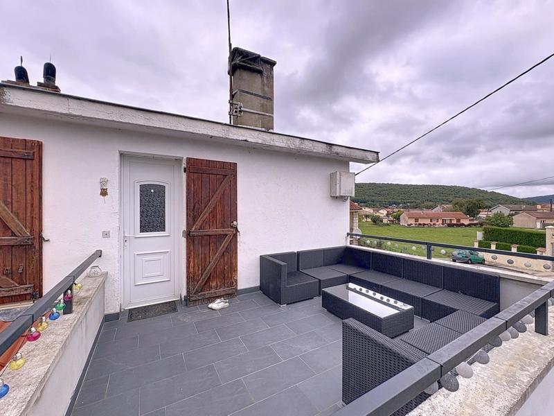 Maison - 225 m² - 11 pièces