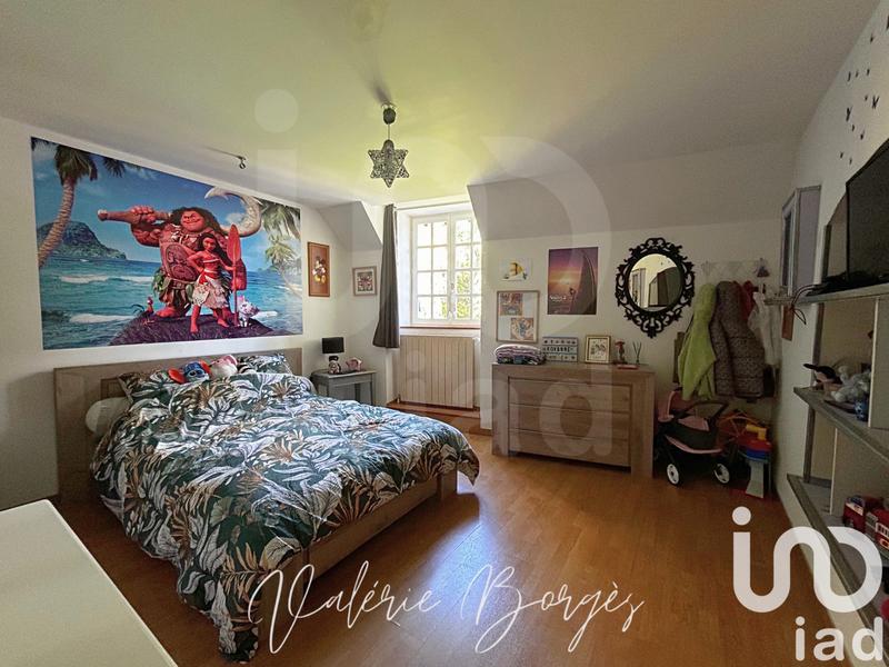 Maison - 210 m² - 7 pièces