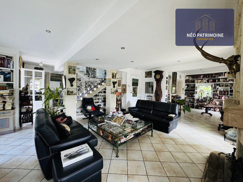 Maison ancienne - 300 m² - 12 pièces