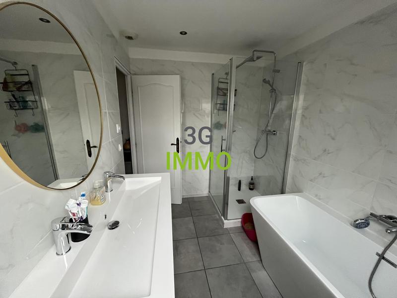 Maison - 90 m² - 5 pièces