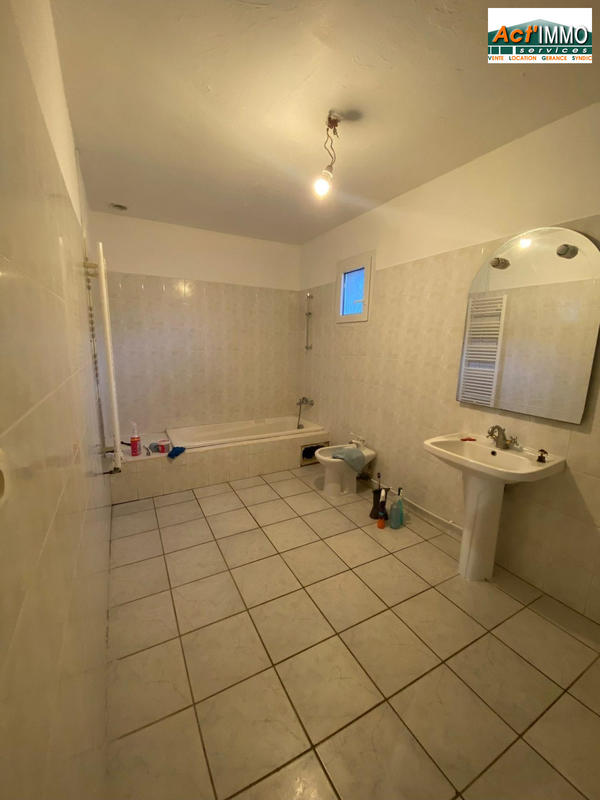 Appartement - 102 m² - 3 pièces