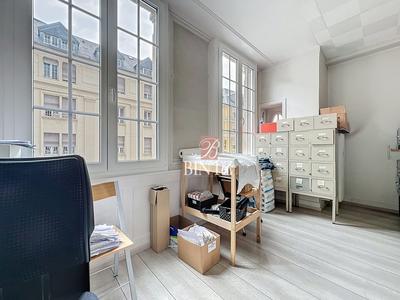 Local d'activités - 195 m²