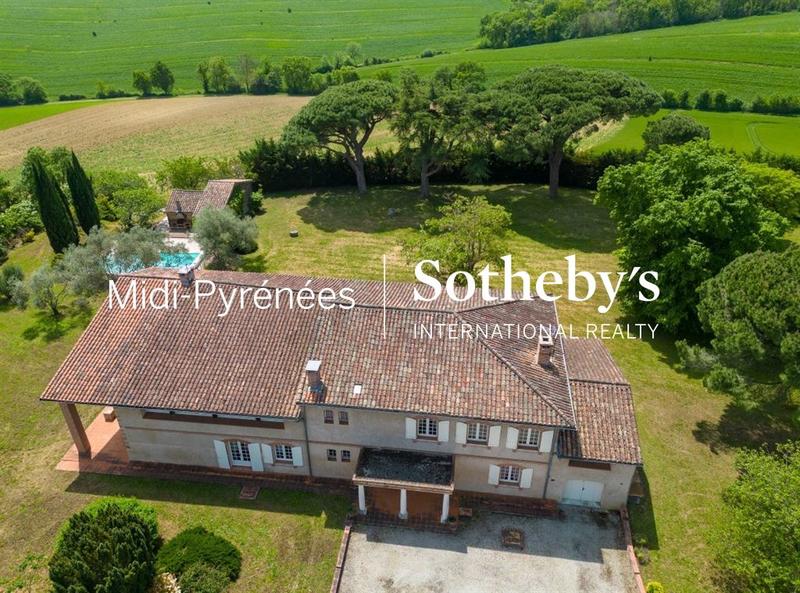 Maison - 550 m² - 20 pièces