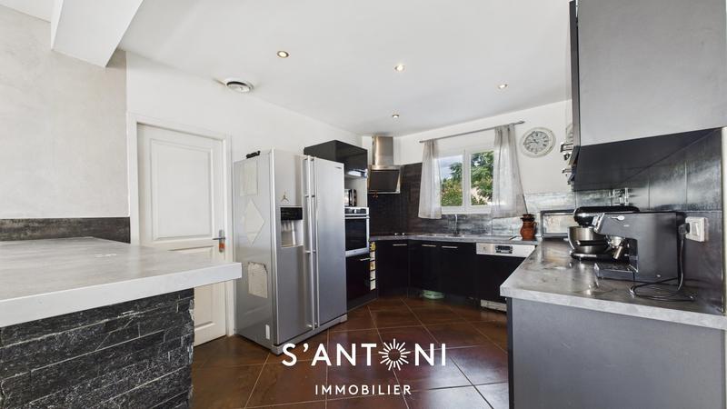 Maison - 111 m² - 5 pièces