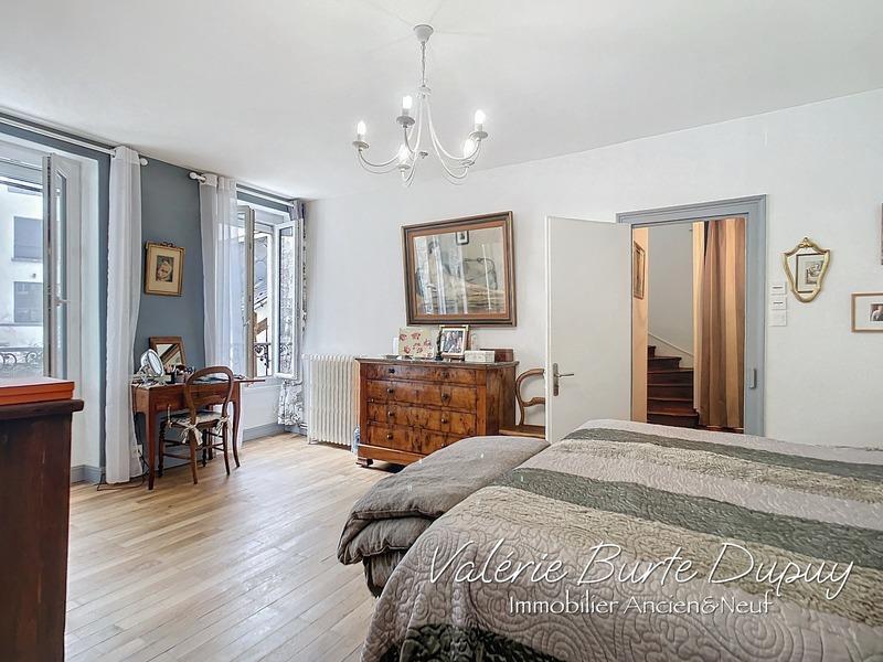 Maison - 214 m² - 7 pièces