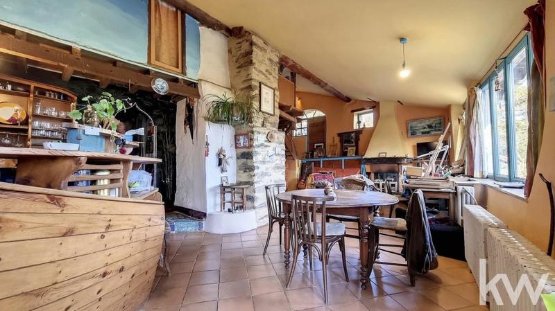 Maison - 285 m² - 13 pièces