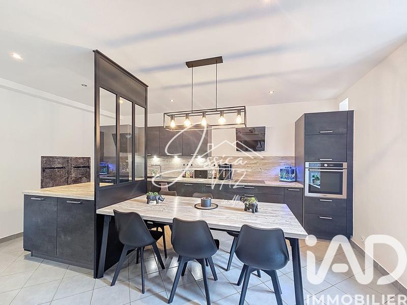 Maison - 108 m² - 5 pièces