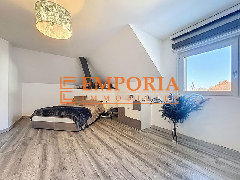 Maison - 280 m² - 8 pièces