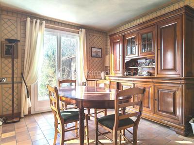 Maison traditionnelle - 187 m² - 7 pièces