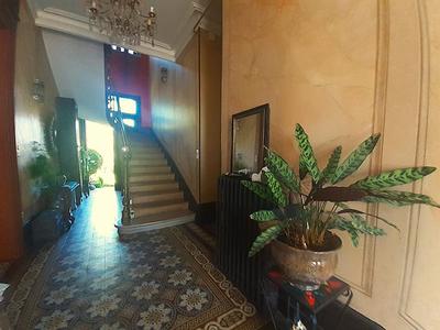 Maison - 240 m² - 10 pièces