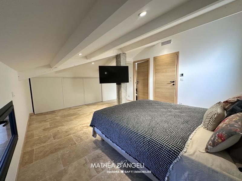 Appartement - 155 m² - 4 pièces