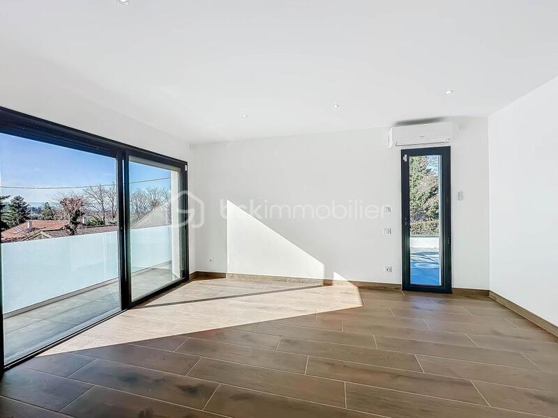 Maison - 198 m² - 6 pièces