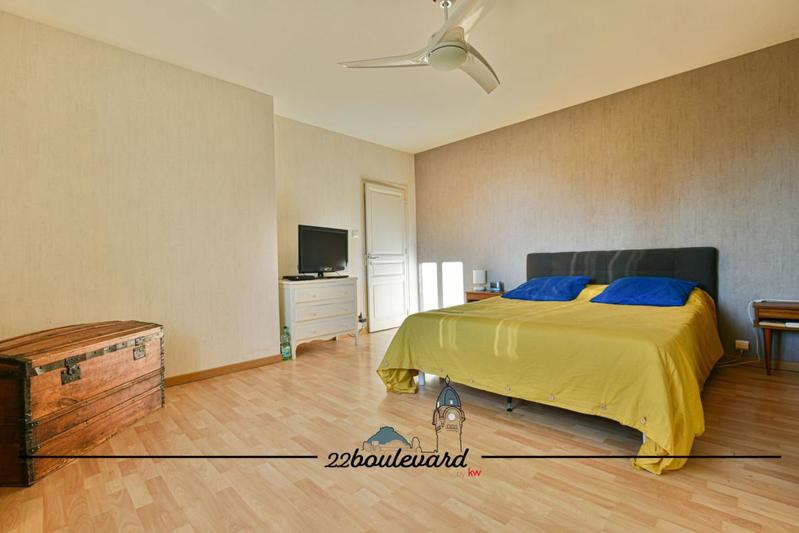 Maison - 196 m² - 8 pièces