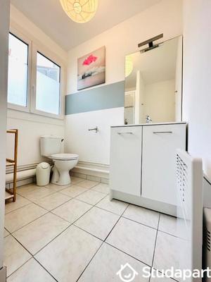 Chambre - 13 m² - 1 pièce