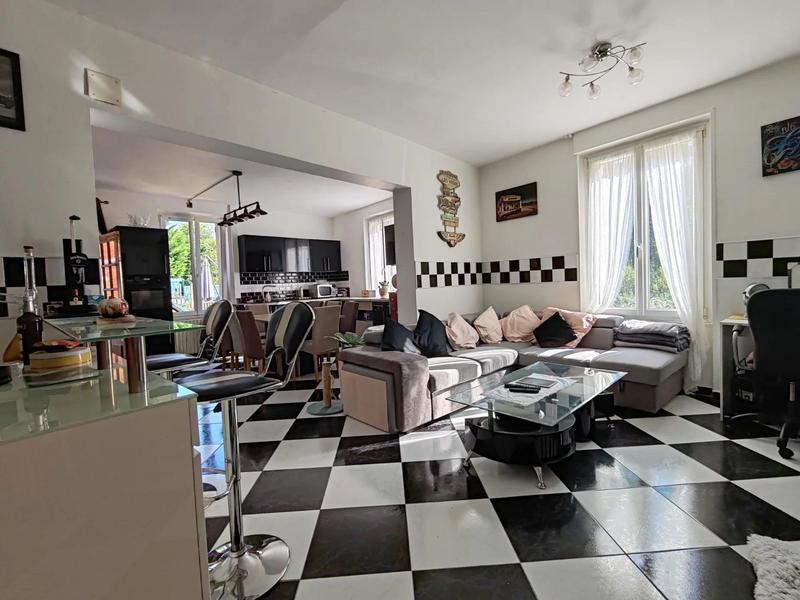 Maison - 87 m² - 5 pièces