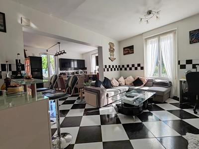 Maison - 87 m² - 5 pièces