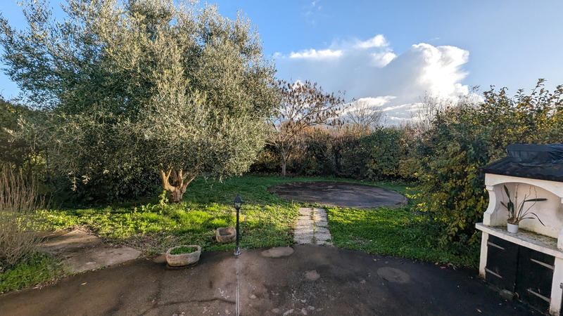 Maison - 1 395 m² - 7 pièces