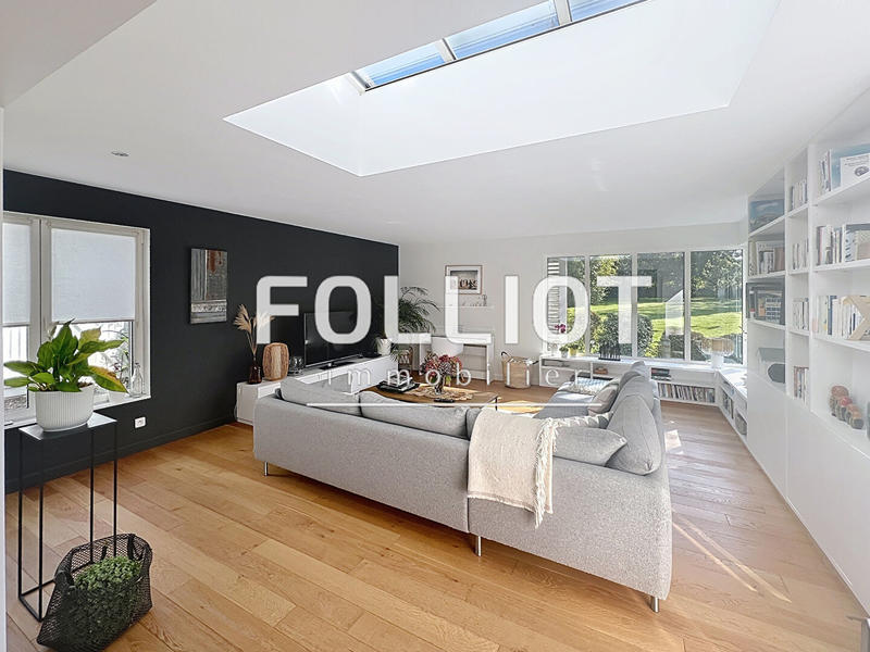 Maison - 198 m² - 10 pièces