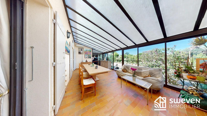 Villa - 278 m² - 10 pièces